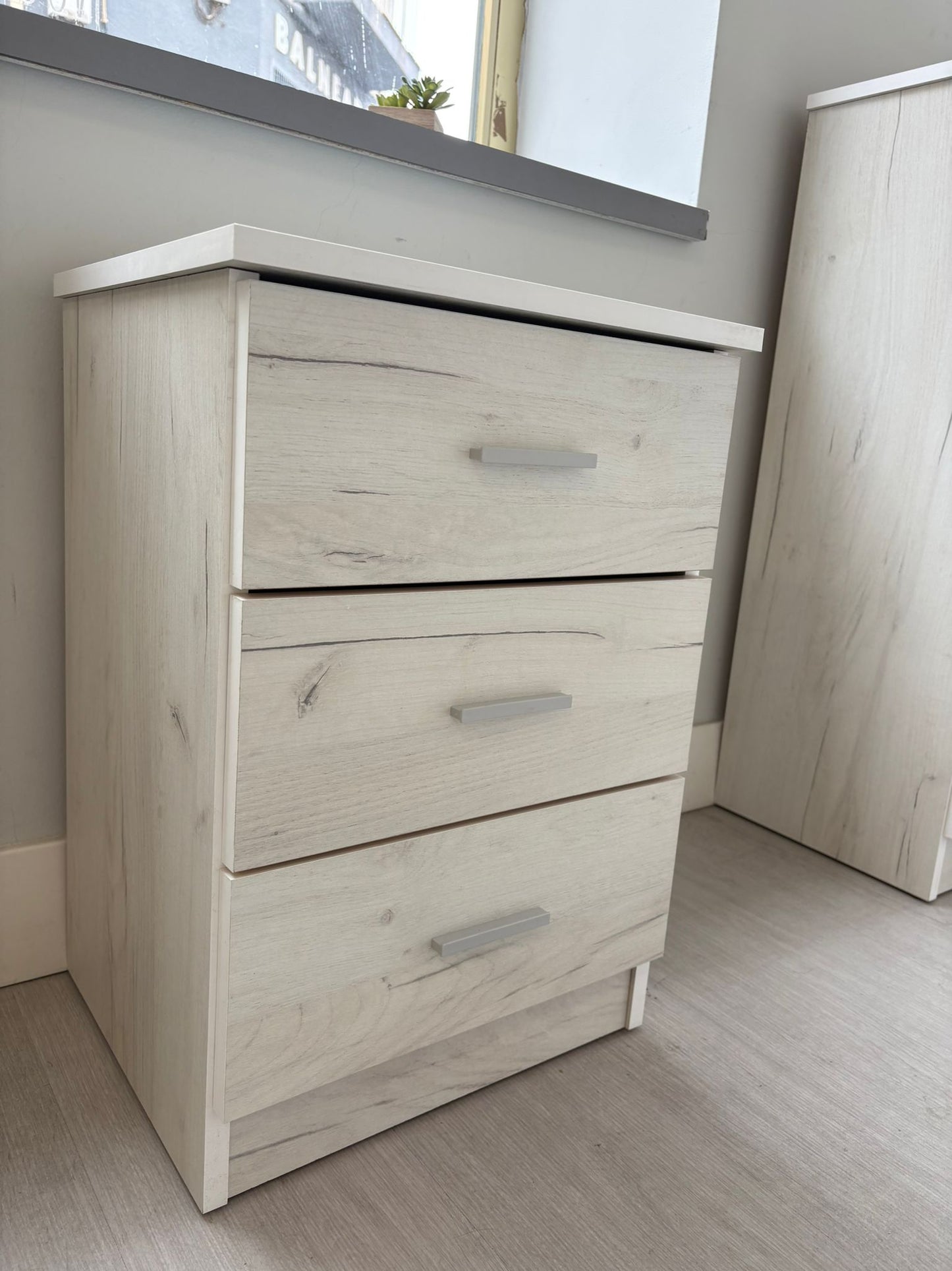 Mesita Dormitorio BASIC