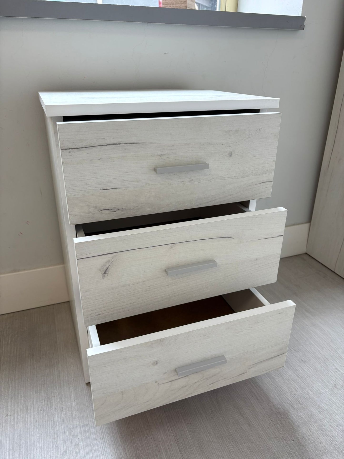 Mesita Dormitorio BASIC